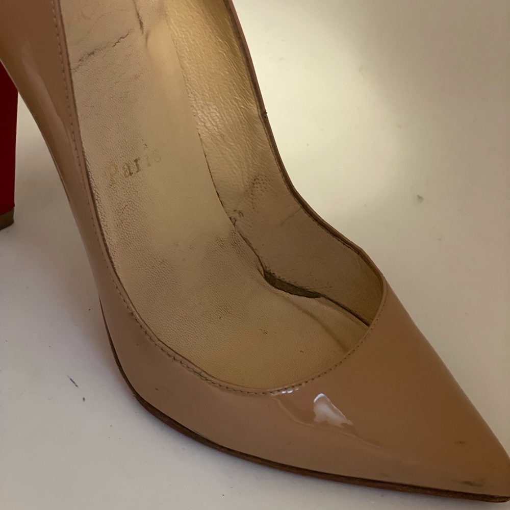 Christian Louboutin - Picture 5 of 9